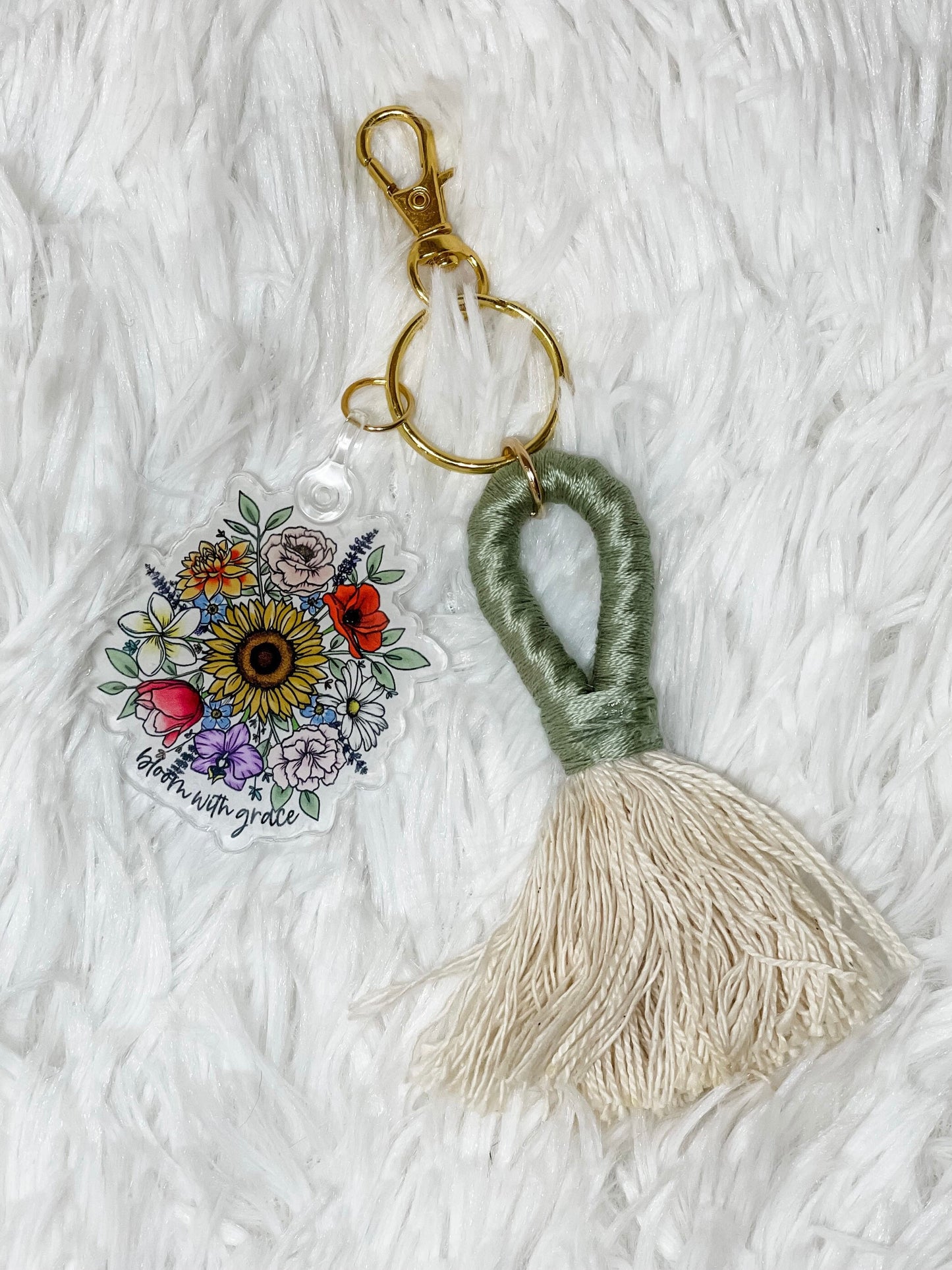 Macrame Acrylic Keychain, Flower Keychain, Bloom Keychain, Florals